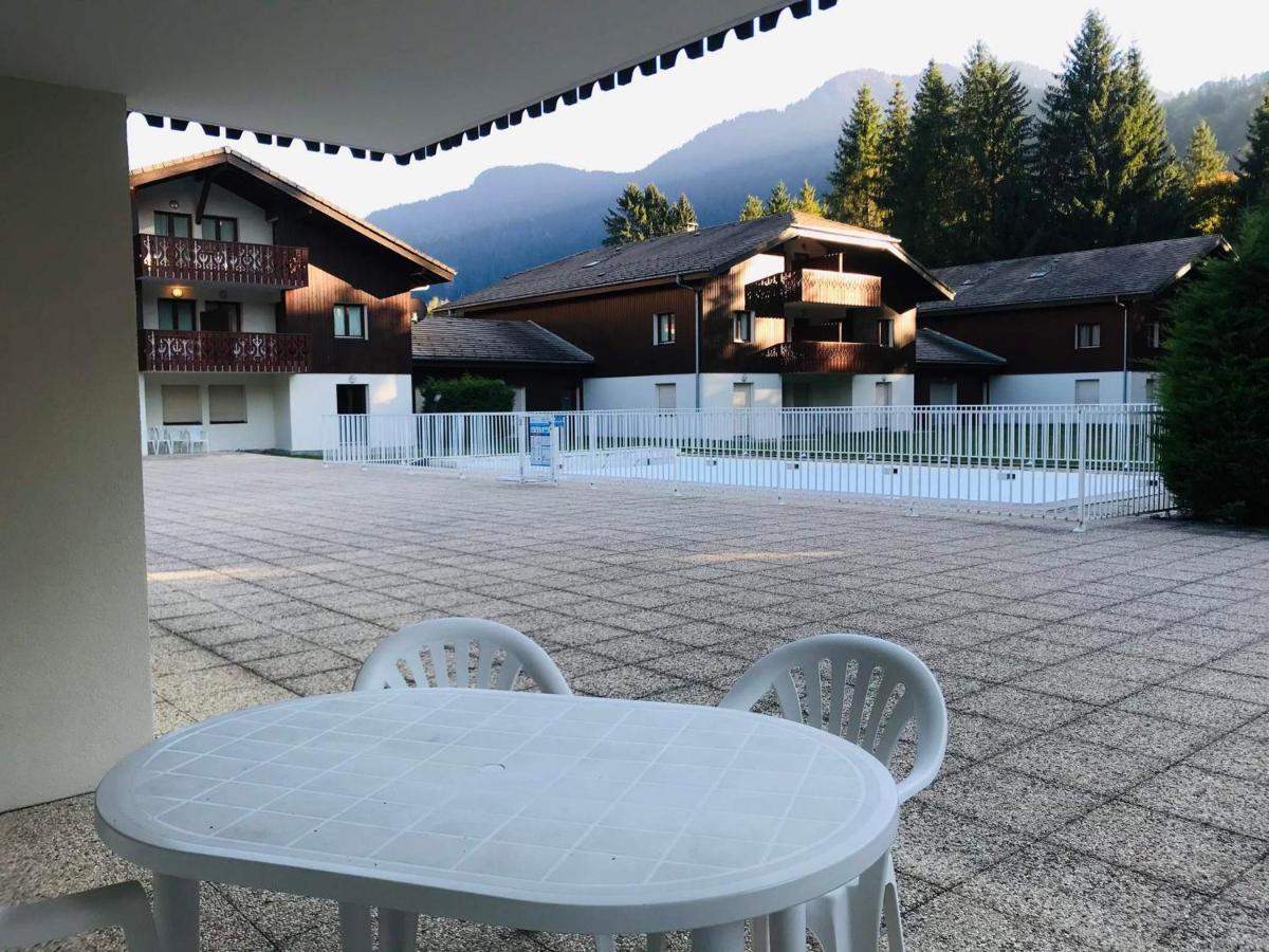 Appartement Confortable Avec Piscines, Terrasse Et Parking A Samoens - Fr-1-629-100 Zewnętrze zdjęcie